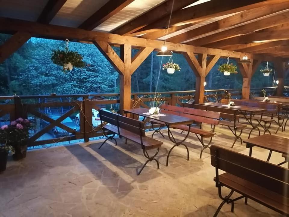 Karczma Karnasow Hotel Cisna Eksteriør billede